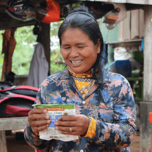 Productrice de sucre de palmier cambodgienne