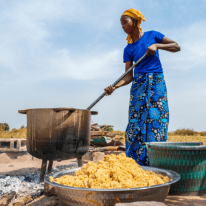 Préparation d'un repas au Sénégal