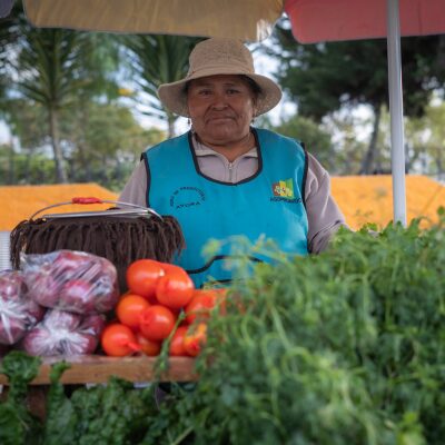 Marché paysan en Équateur, appuyé dans le cadre du projet FINCA, crédit photo : Anthony Lozada