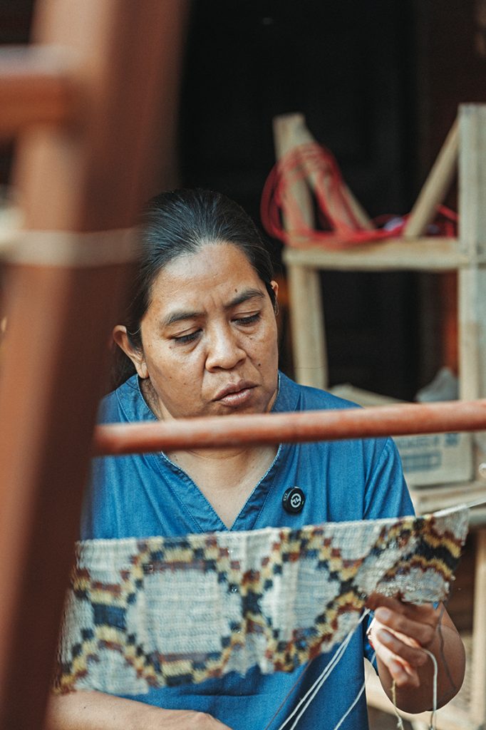 Manos chiquitanas artesanía